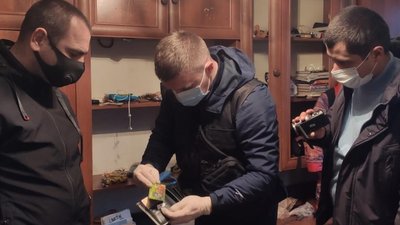 На Житомирщині затримали організаторку злочинної групи постачальників метадону На Житомирщині затримали організаторку злочинної групи постачальників метадону