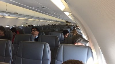 Рейс до Штутгарта летів напівпорожнім Рейс до Штутгарта летів напівпорожнім
