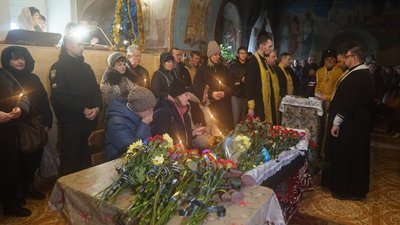 “Ми сподівалися, що виживе”: у Сумах попрощались із воїном Олександром Грінченком “Ми сподівалися, що виживе”: у Сумах попрощались із воїном Олександром Грінченком