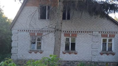 Зруйновані будинки, лікарня та сільрада — наслідки обстрілів Росією двох громад на Сумщині Зруйновані будинки, лікарня та сільрада — наслідки обстрілів Росією двох громад на Сумщині