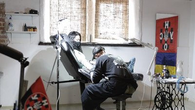 Ветеран російсько-української війни відкрив тату-салон у Тернополі Ветеран російсько-української війни відкрив тату-салон у Тернополі