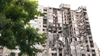 Побиті обстрілами будинки у Харкові після експертиз розділили на три категорії за ступенем руйнування: що це означає Побиті обстрілами будинки у Харкові після експертиз розділили на три категорії за ступенем руйнування: що це означає