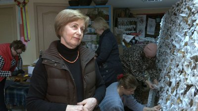 Волонтерки з села на Черкащині допомагають фронту Волонтерки з села на Черкащині допомагають фронту