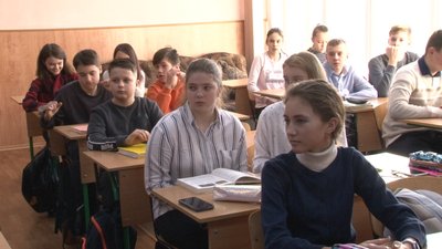 Черкаські школярі повернулися до навчання після карантину Черкаські школярі повернулися до навчання після карантину