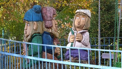 У Житомирі у Шодуарівському парку культури та відпочинку знесуть сім дерев'яних скульптур У Житомирі у Шодуарівському парку культури та відпочинку знесуть сім дерев'яних скульптур