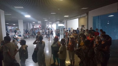 Черги біля центру вакцинації: у Полтаві розпочали масово щеплювати препаратом виробництва "Pfizer"