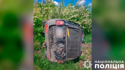 На Полтавщині внаслідок аварії перекинувся автомобіль: є потерпілий
