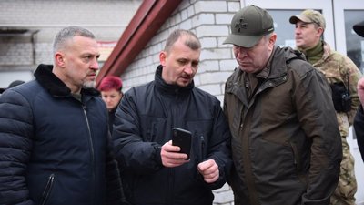 Медикаменти, продукти, генератори, намети: вантаж підтримки прибув до Черкас Медикаменти, продукти, генератори, намети: вантаж підтримки прибув до Черкас