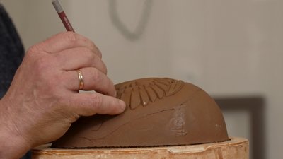 Оздоблював палац президента Узбекистану: 38 років професійно займається керамікою майстер із Рівного Оздоблював палац президента Узбекистану: 38 років професійно займається керамікою майстер із Рівного