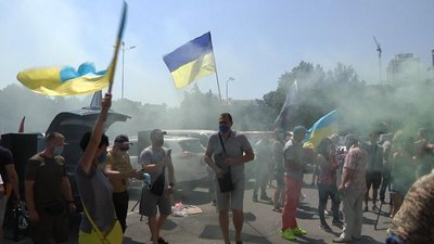 В Одесі провели автопробіг проти карантинних обмежень В Одесі провели автопробіг проти карантинних обмежень