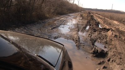 Ні проїхати, ні пройти: на Черкащині люди скаржаться на погану дорогу Ні проїхати, ні пройти: на Черкащині люди скаржаться на погану дорогу