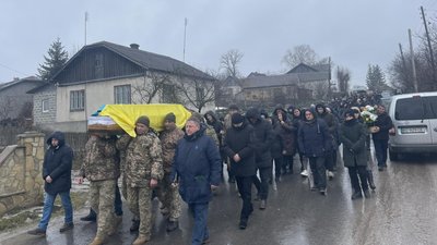 На Тернопільщині попрощалися з полеглим захисником Андрієм Закревським