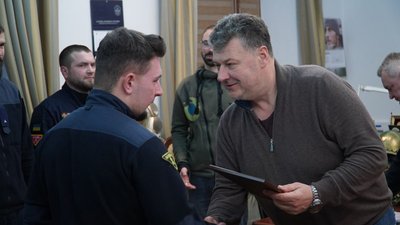 Голова Житомирської ОВА вручив подяки житомирським саперам Голова Житомирської ОВА вручив подяки житомирським саперам