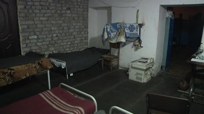 Пожежний-рятувальник підвал прихисток у Лимані на Донеччині Пожежний-рятувальник підвал прихисток у Лимані на Донеччині