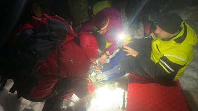 Рятувальники допомогли зійти з Говерли туристу