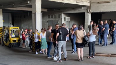 У магазинах Харкова перевіряють, як поводяться люди під час повітряної тривоги У магазинах Харкова перевіряють, як поводяться люди під час повітряної тривоги