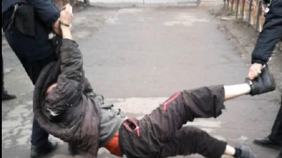 Двоє поліціянтів з Сумщини отримали підозри у насиллі під час затримання людини