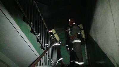 Двох дітей та дорослого госпіталізували через пожежу в Івано-Франківську Двох дітей та дорослого госпіталізували через пожежу в Івано-Франківську