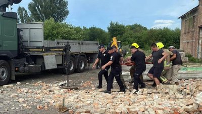 У Гадячі обвалилася будівля У Гадячі обвалилася будівля