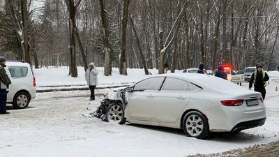 У Тернополі сталася дорожньо-транспортна пригода: двоє травмованих У Тернополі сталася дорожньо-транспортна пригода: двоє травмованих