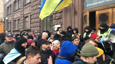 Порошенко про допит у ДБР: Шоу пишуть відомі сценаристи “Сватів”