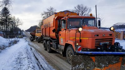 Сніг у Чернівецькій області: яка ситуація на дорогах державного значення Сніг у Чернівецькій області: яка ситуація на дорогах державного значення