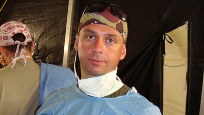 "Через день захисник уже ходив", — військовий хірург з Вінниці розповів про унікальні операції