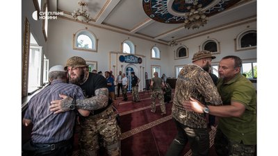Курбан байрам в останній неокупованій мечеті на Донбасі Курбан байрам в останній неокупованій мечеті на Донбасі