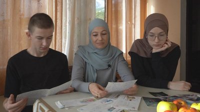 "Hizb ut-Tahrir davası"nıñ ilk qırım siyasiy mabüslerinden biri olğan Emir-Usein Kukunıñ ikâyesi