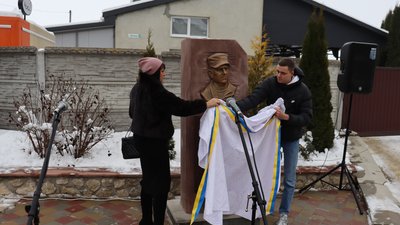 На Тернопільщині встановили пам’ятний знак бійцю Тарасу Гогусю