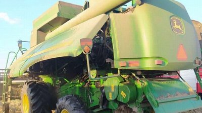 У полі у Житомирському районі загорівся комбайн