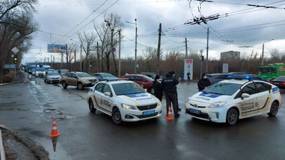 Працівники заводу у Харкові перекрили проспект — вимагають зарплатню