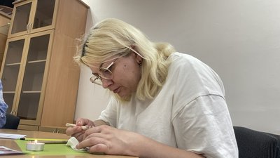 Дружини військовослужбовців власноруч створювали писанки у Полтаві Дружини військовослужбовців власноруч створювали писанки у Полтаві