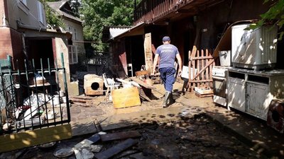 На Тернопільщині рятувальники відкачали воду з 15 господарок, 107 – ще підтоплені На Тернопільщині рятувальники відкачали воду з 15 господарок, 107 – ще підтоплені