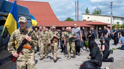 На Закарпатті попрощалися з полеглим захисником Юрієм Гончаруком На Закарпатті попрощалися з полеглим захисником Юрієм Гончаруком