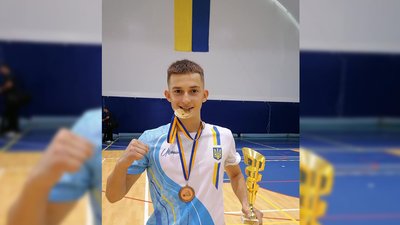 Миколаївці зібрали комплект нагород на чемпіонаті України з бадмінтону Миколаївці зібрали комплект нагород на чемпіонаті України з бадмінтону