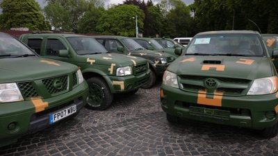 Із Львівщини для ЗСУ передали 15 автомобілів