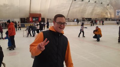 У Вінниці перезапустили соціальний проєкт “Сонячні ковзани” для дітей дітей з інвалідністю У Вінниці перезапустили соціальний проєкт “Сонячні ковзани” для дітей дітей з інвалідністю