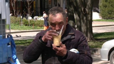 У центрі Рівного продовжують безплатно годувати тих, хто у скруті