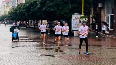 У Франківську до Дня Незалежності відбувся "Забіг у вишиванках"