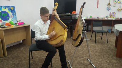 Як працює арттерапевтичний центр у Луцькій музичній школі для дітей-переселенців Як працює арттерапевтичний центр у Луцькій музичній школі для дітей-переселенців