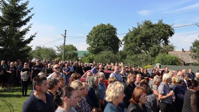 На Тернопільщині попрощалися з трьома військовослужбовцями