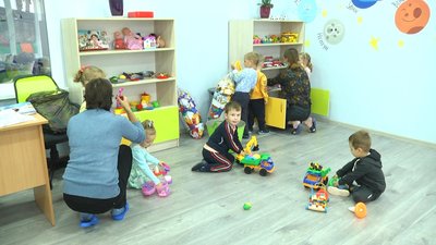 У садочку працює чотири групи, які розраховані на 80 дошкільників з третьої спроби, все ж відкрили дитячий садочок у Давидківцях. Фото: Суспільне