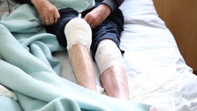 Після атаки БпЛА пошкоджено будівлю медзакладу: четверо пацієнтів травмувалися на Хмельниччині