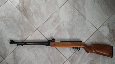 Рушниця, яку переробив чоловік Рушниця, яку переробив чоловік