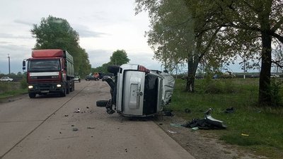 У ДТП на Чернігівщині загинула пасажирка позашляховика, водій у лікарні