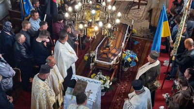 На Тернопільщині попрощалися з військовослужбовцем Михайлом Яцковським На Тернопільщині попрощалися з військовослужбовцем Михайлом Яцковським