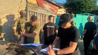 На Кіровоградщині військового та трьох цивільних підозрюють в організації втеч зі служби