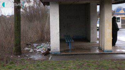 "Люди ходять, де попало" : рівнянин пропонує реконструювати зупинку в районі зоопарку "Люди ходять, де попало" : рівнянин пропонує реконструювати зупинку в районі зоопарку