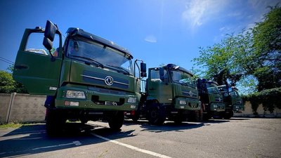 Вантажівки, які Одеса придбала для військових